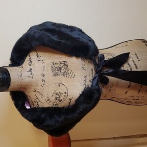 XOXO Black faux fur wrap size Small